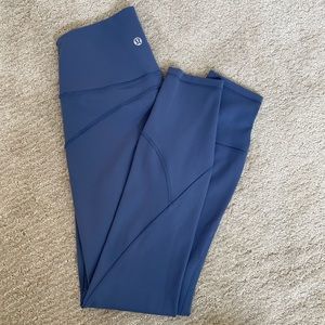 Lululemon in movement leggings 25”